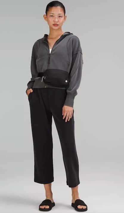 LuIuIemon Everywhere Belt Bag Black 1L - Clearance Sale
